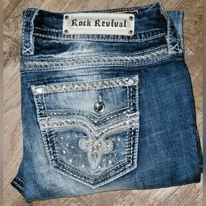 ❤️NWT❤️ ROCK REVIVAL BETTY EMBELLISHED SKINNY JEANS Size 30